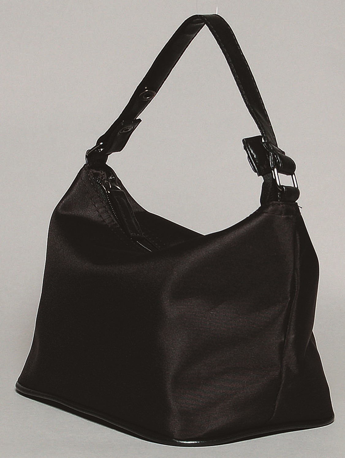 座れるバッグ　一会　黒色　化粧箱