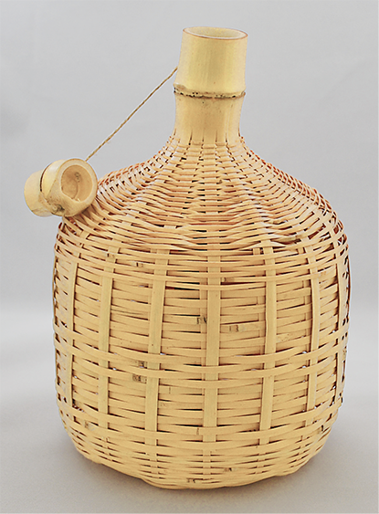 虫籠花入　松本東公介　寸法１４×２１　紙箱